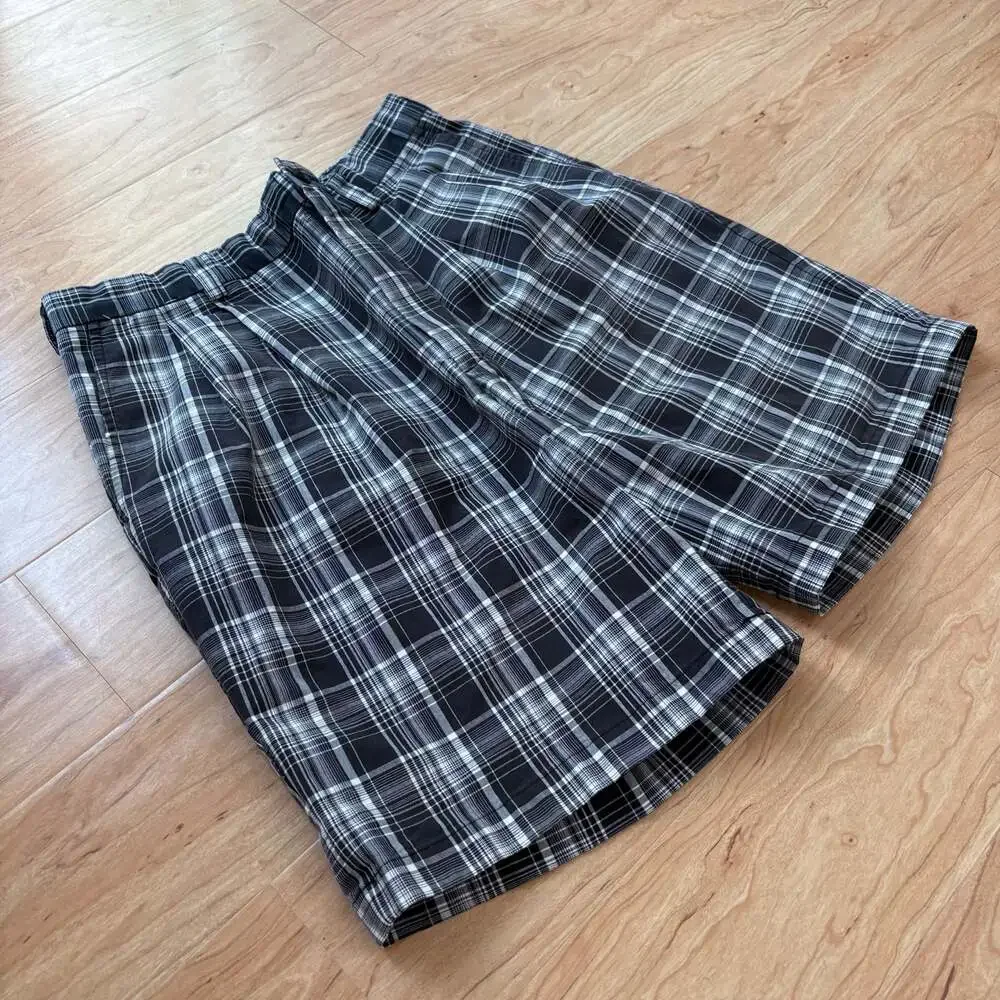 Roundtree & Yorke Gold Label Men's Size 34 Black White Plaid Cotton Shorts